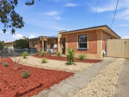 SRE-61, 3 Bedroom for Rent in Davoren Park